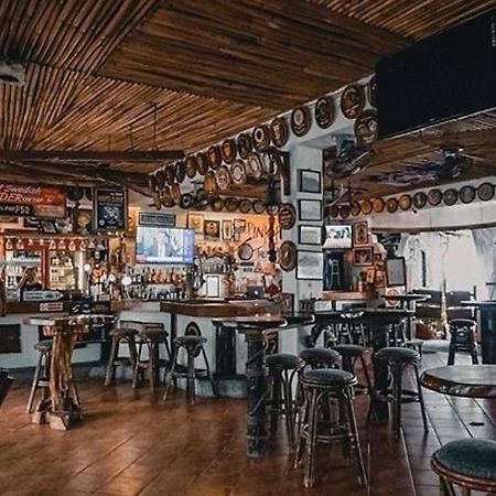 Harleys Hotel Olongapo Kültér fotó