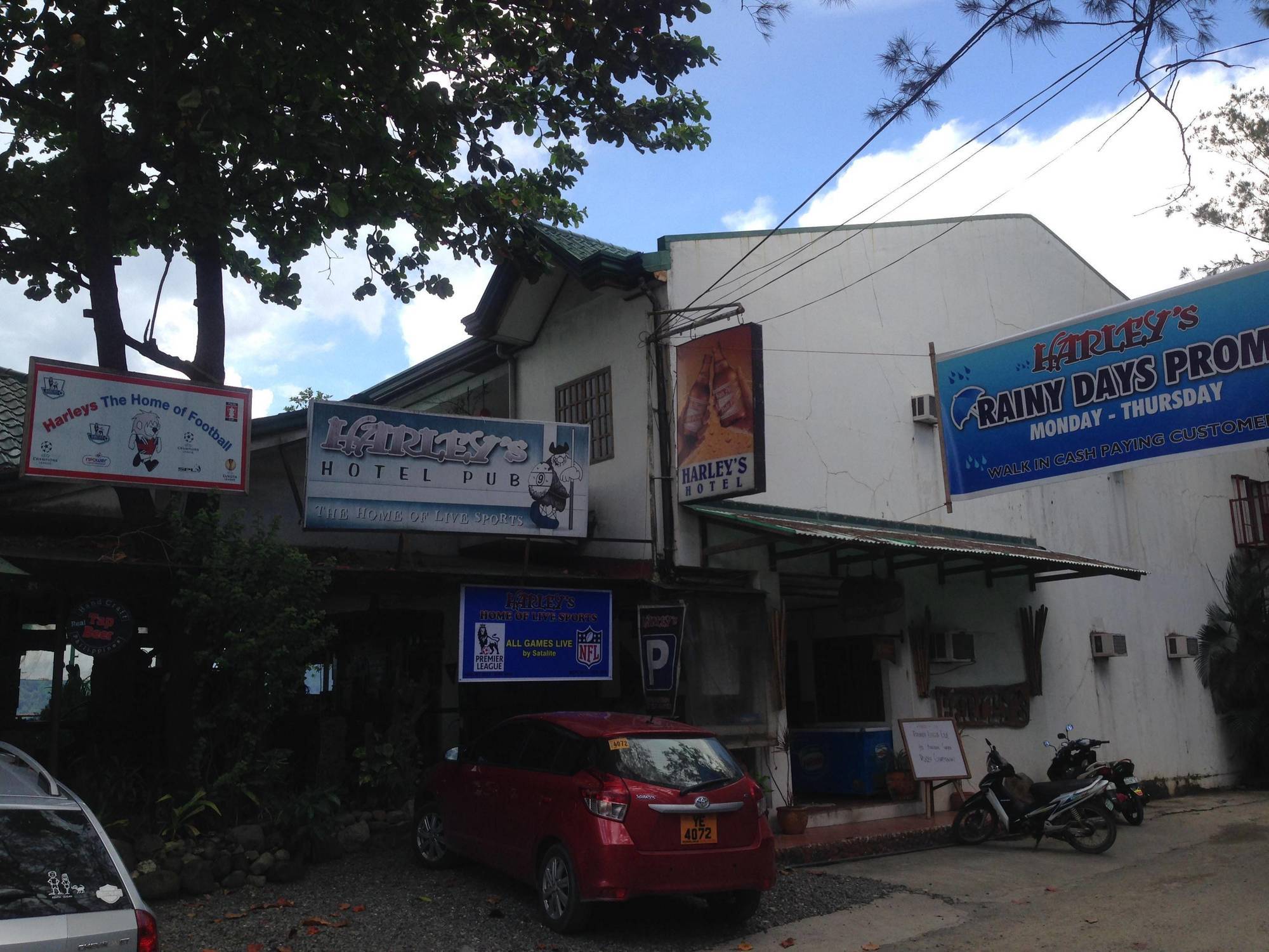 Harleys Hotel Olongapo Kültér fotó