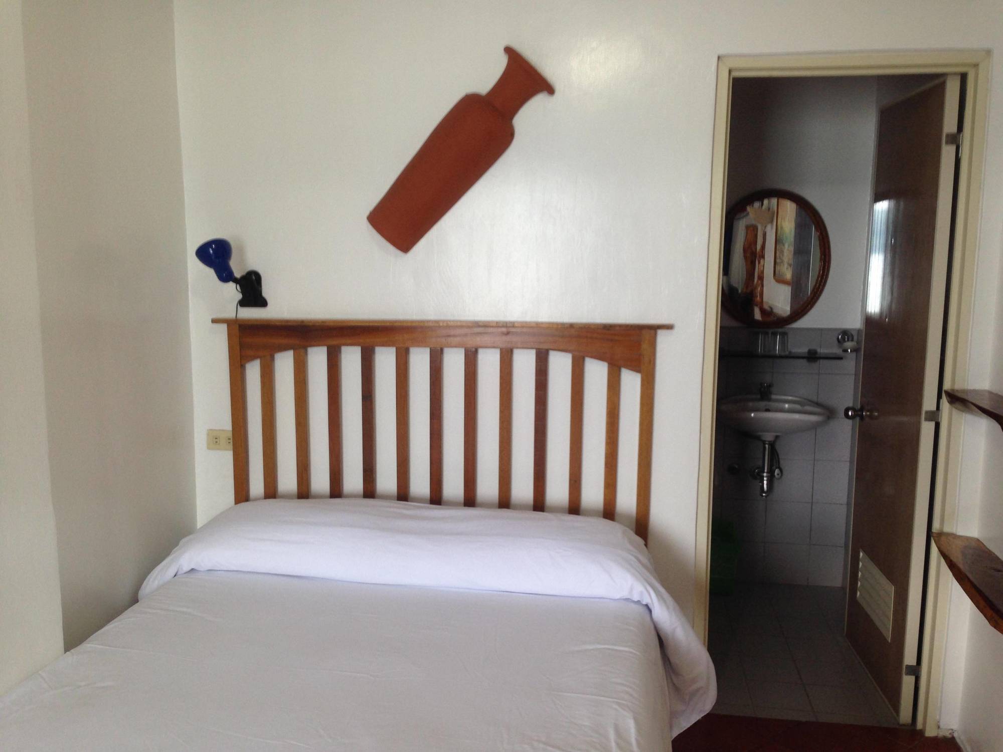 Harleys Hotel Olongapo Kültér fotó