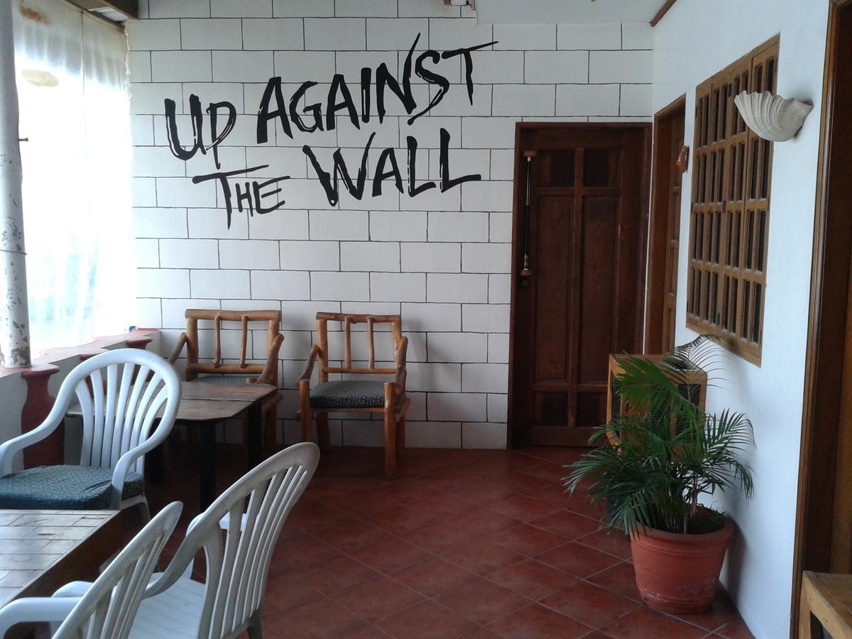 Harleys Hotel Olongapo Kültér fotó