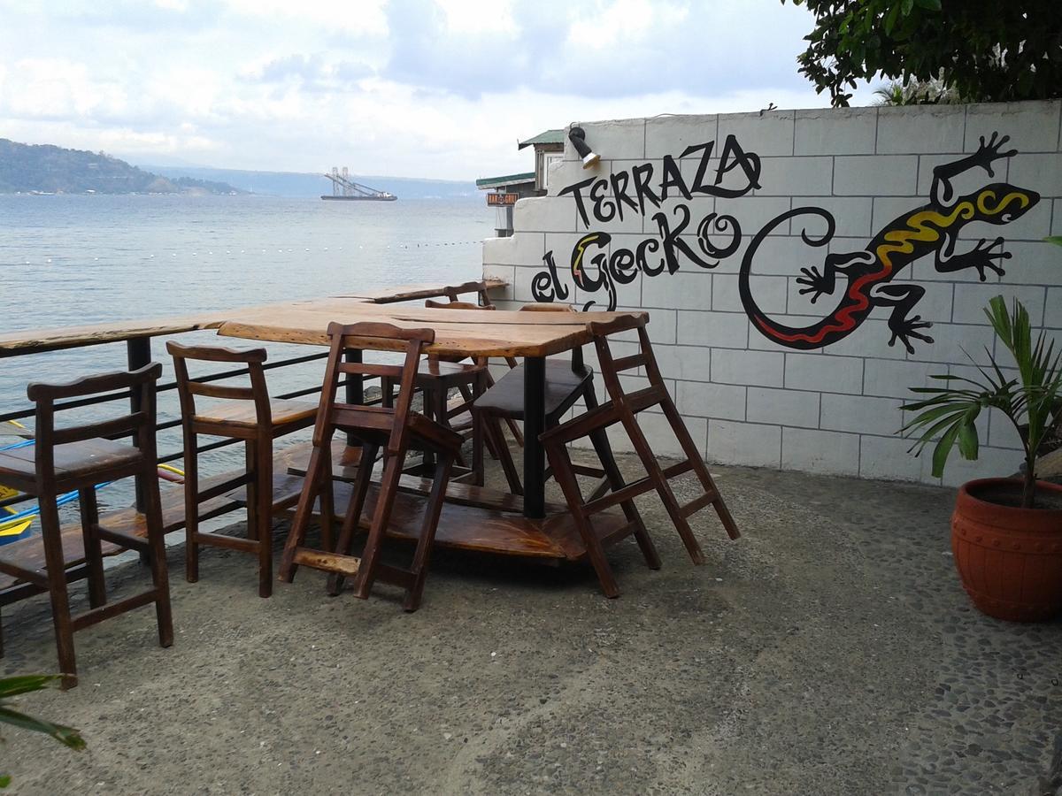 Harleys Hotel Olongapo Kültér fotó